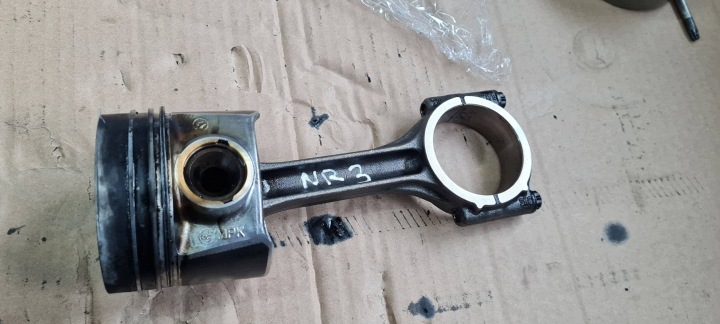 A6 C7 4G LIFT Kolbe pleuelstange pleuel 2.0 TDI A4 B9 8W A5 04L105401A 04LA 04L107065R