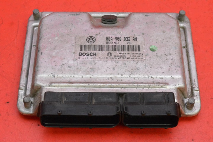 control unit of the engine 06A906032AH 0261206599 VW SHARAN 1 and 1.8 T 150 KM LIFT