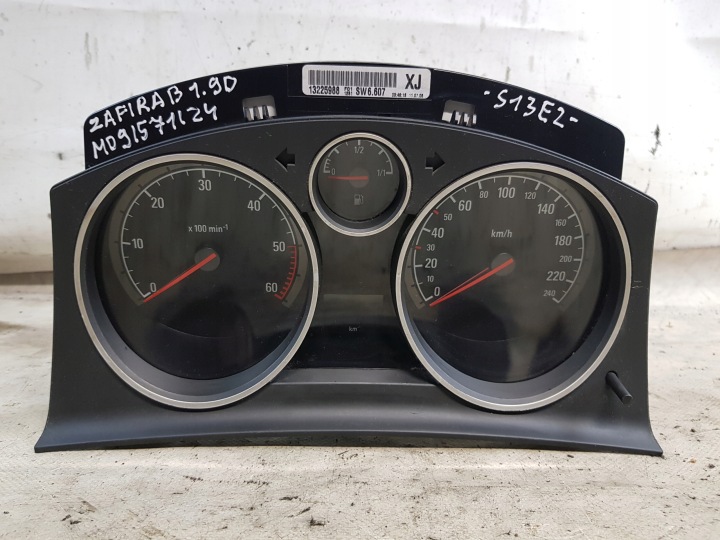 Instruments tachymètre compte tours OPEL ZAFIRA B 13225988 1.9 CDTI EUROPA