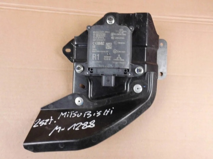 Mitsubishi Outlander III monitor sensor sensor martwego pola punktu right