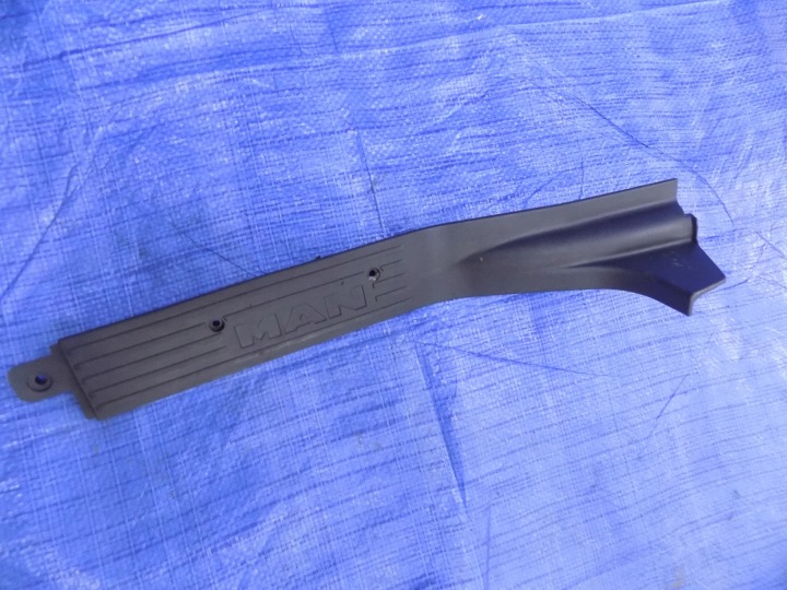 moulage couverture seuil droit MAN TGL 10.180 2007R
