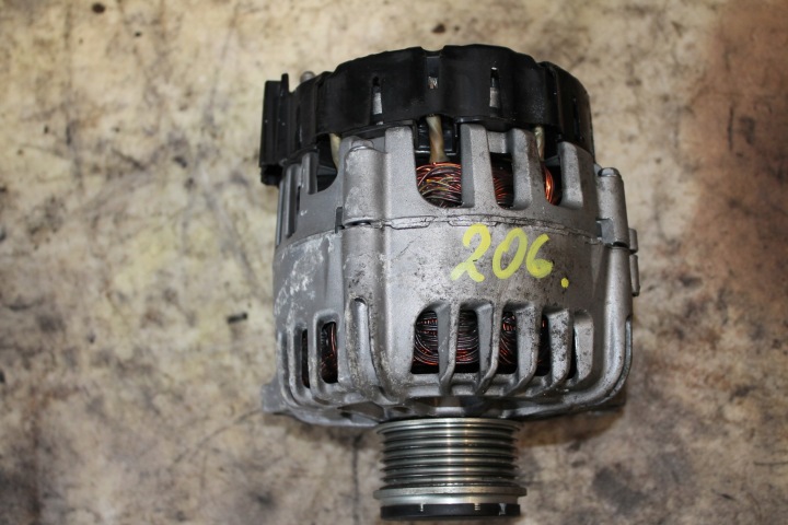 206.Alternateur AUDI 059903027