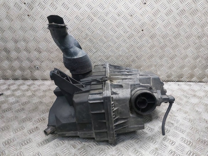 air filter housing + flow meter VW T5 2.5 TDI 7H0129601P