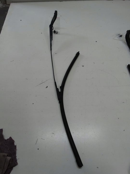 wischerarm links MERCEDES W169 A1698200140