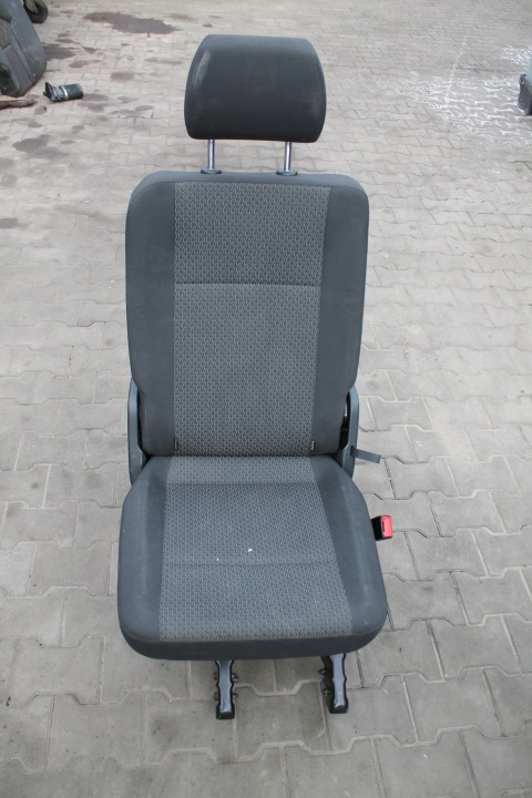 FOTEL KANAPA KOZIOLEK jobb VW T6 KUTAMO
