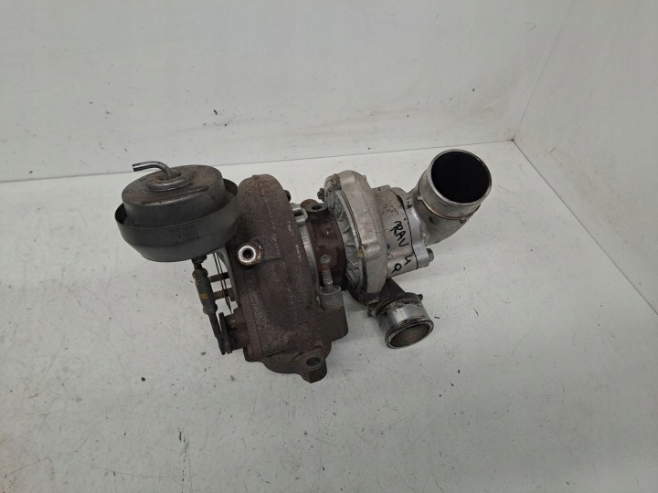turbo Toyota RAV4 III 2,2 DCAT
