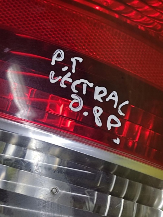 OPEL VECTRA C LAMPA ÎNAPOI 13157647 13
