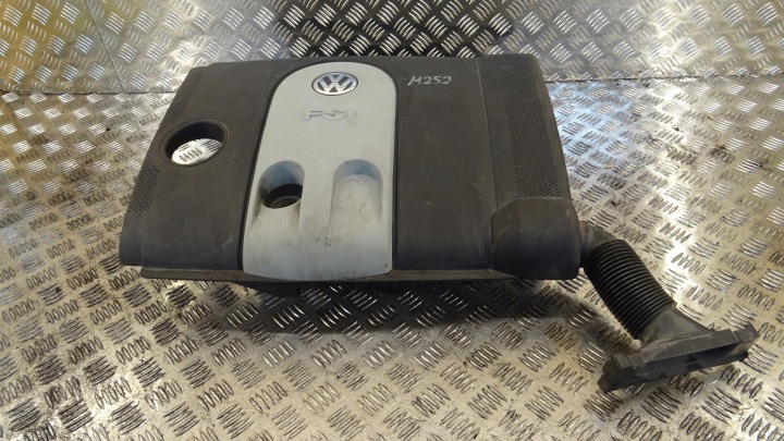 Volkswagen OE 03c129607n motor cover cover nr M252