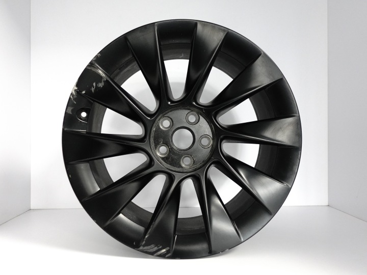 TESLA MODEL Y PERFORMANCE 20- felga 9,5JX20 ET45 5X114,3