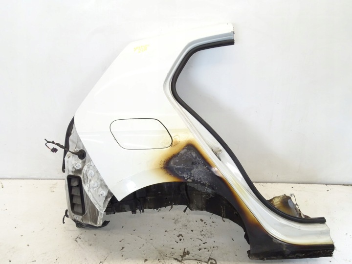 Longeron Droit Droite Arrière Arrière Aile Garniture moulure montant VW GOLF VIII GTI 22R