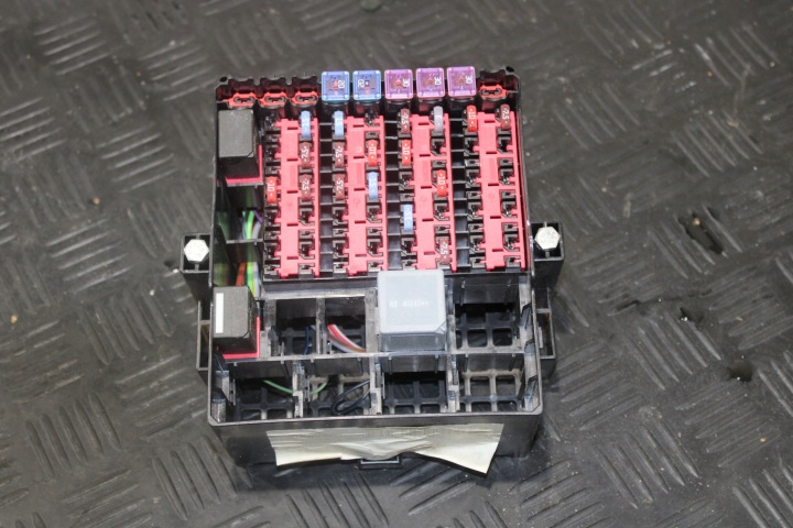 MODULE FUSIBLES FORD B-MAX AV1T14A005AWD
