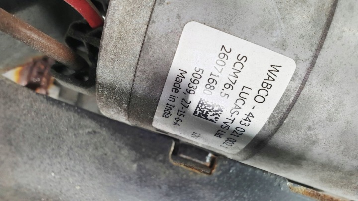 BMW 7 G11 G12 750i 16r Õhkvedrustuse kompressor 6861882 6