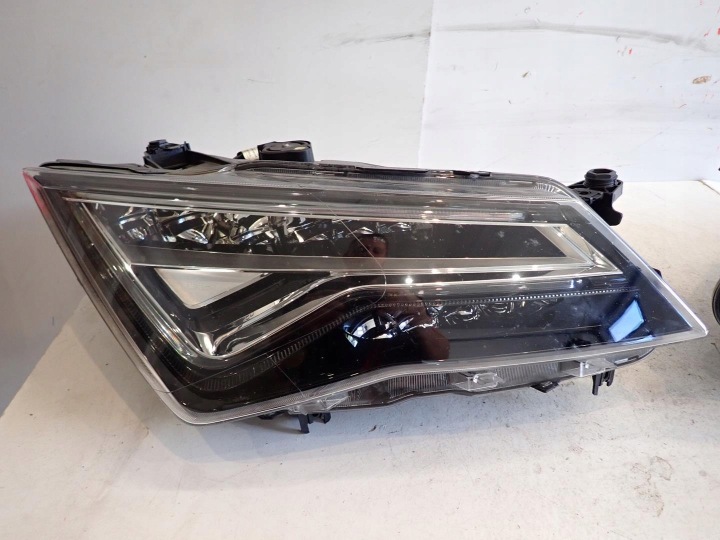 light front front right SEAT ATECA 2016- FULL LED 576941008F