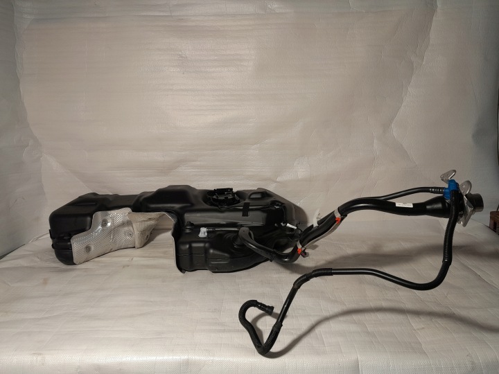 AUDI Q8 4M tank 4M0201060DB 4M0919087F
