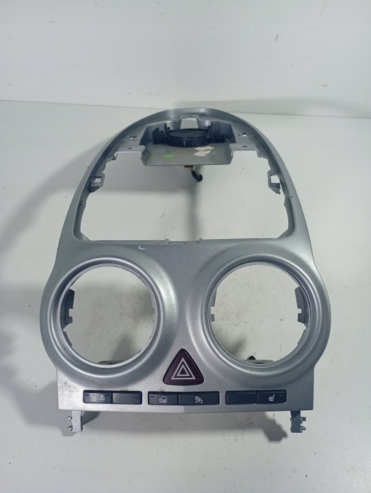 Opel Corsa D 06-14 RÁM konzoli strednej OE 13204956