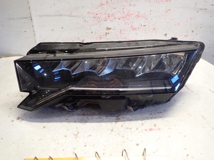 Licht vorne vorne links SKODA OCTAVIA IV LIFT 2024- FULL LED 5E4941009