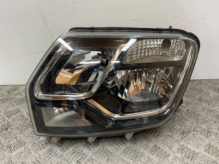 REFLEKTOR feu gauche DACIA DUSTER 1 et LIFT 13- 260608209R