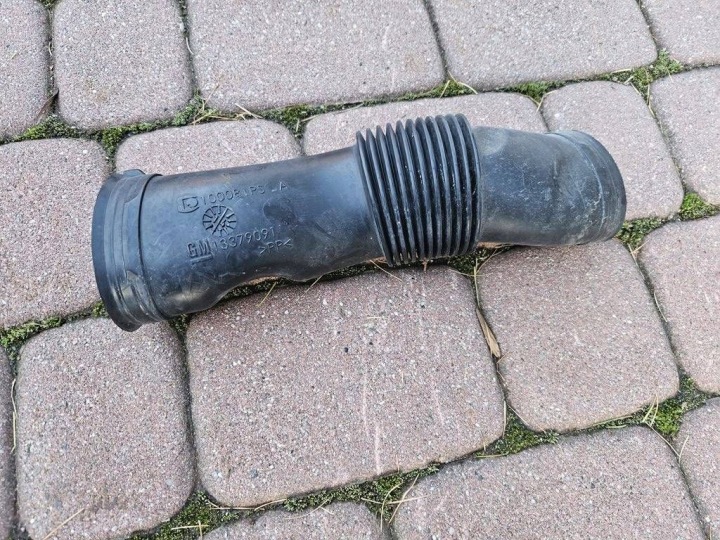 pipe air hose 1.4T hose lapacz Opel Adam 13379091