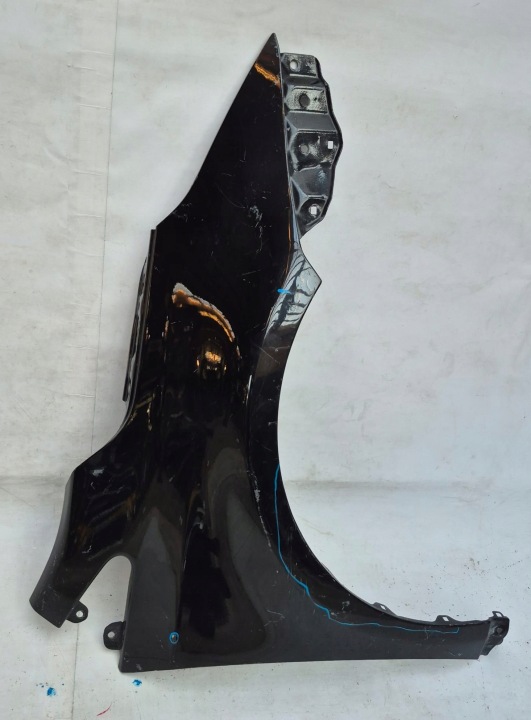 TOYOTA AVENSIS III T27 LIFT 15-18 Aile Droite Avant Avant