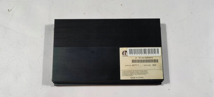 erösítö audio amplituner Dodge Charger Challenger 2015
