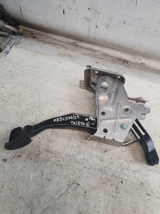 PEDAL kočnice OE 1K1721057N SEAT TOLEDO III 05r.