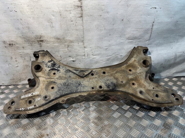 subframe axle beam front Toyota Yaris and 1 1,4 DI