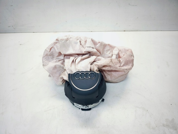 airbag POWIETRZNA šoférov AUDI A3 8V LIFT 8V0880201DN 6PS Poškodená