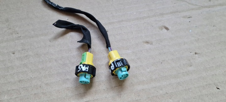 Jeep Grand Cherokee WL 2022 Connector Contact KOSTKA ZLACZE öv, szíj vorne AIRBAG