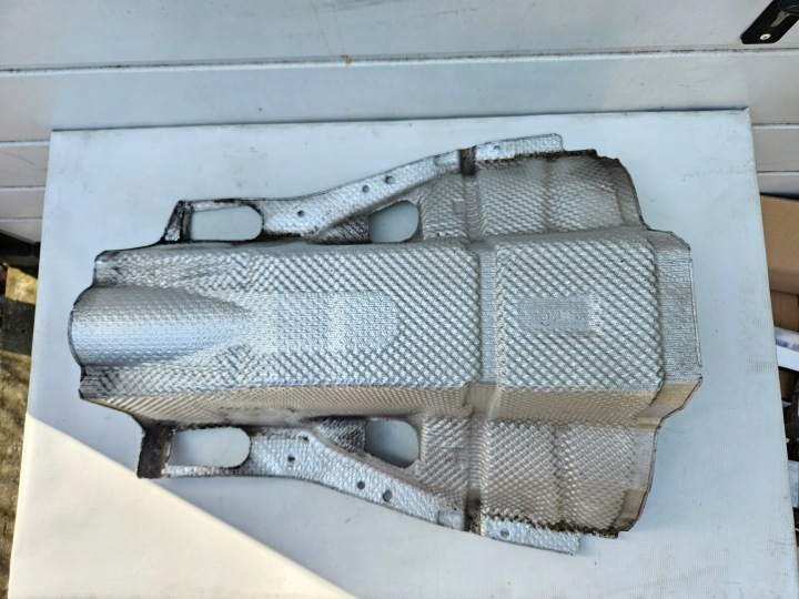 Blende Abdeckung termiczna tunelu Getriebe Audi A6 C7 4G