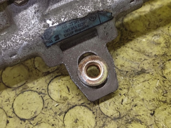 SEAT LEON ȘI MECANISMUL DE FORMARE 1M1955023F 5