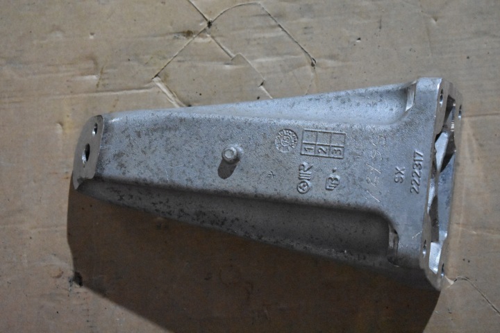 IDEALNA holder engine mount left MASERATI GRANTURISMO M145 4.7 1