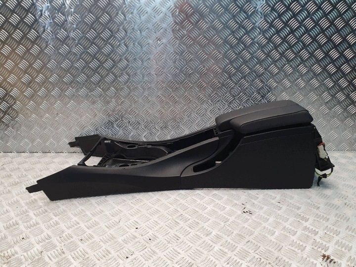 TUNEL stredný Lakťová opierka EUROPA 9170915 BMW E91 E90 E92 E93
