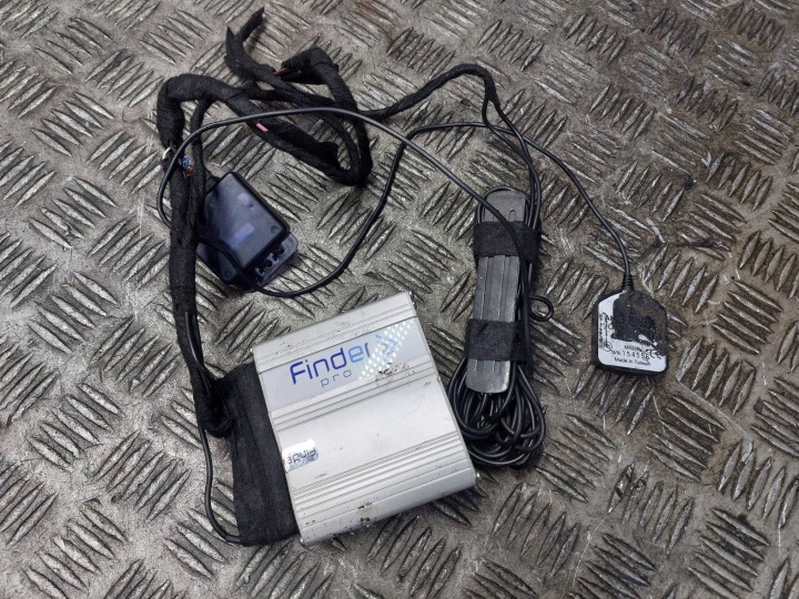 SYSTEM LOKALIZACJI GPS VOLKSWAGEN PASSAT B8 LIFT FINDER PRO