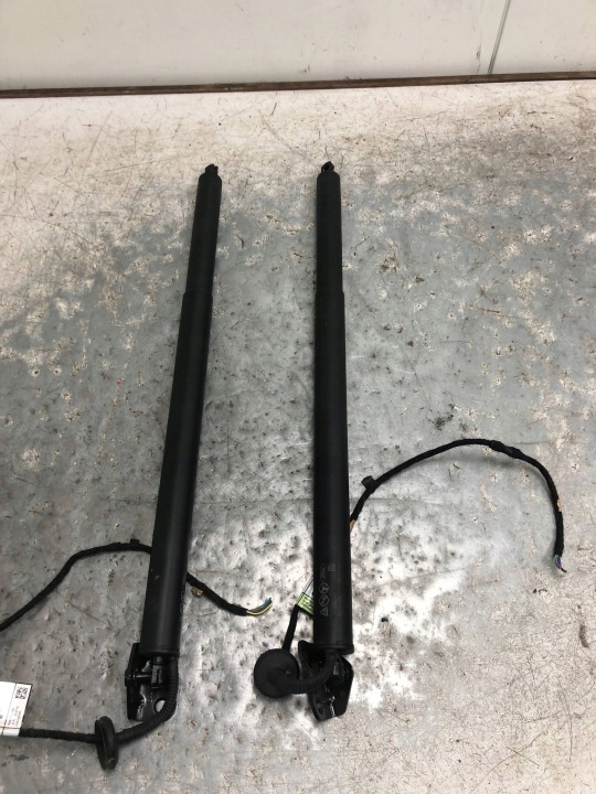 SILOWNIKI elektrisch heckklappe FORD KUGA MK3 LV4B-S402A54-AA LV4B-S402A55