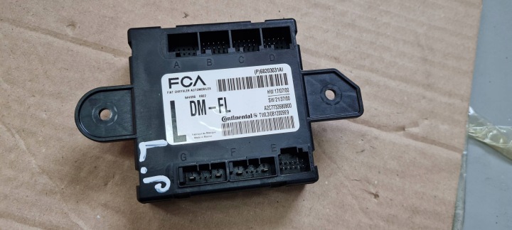 Jeep Grand Cherokee WL 2022 Module Unité de contrôle Portière Gauche Avant 68203031AI