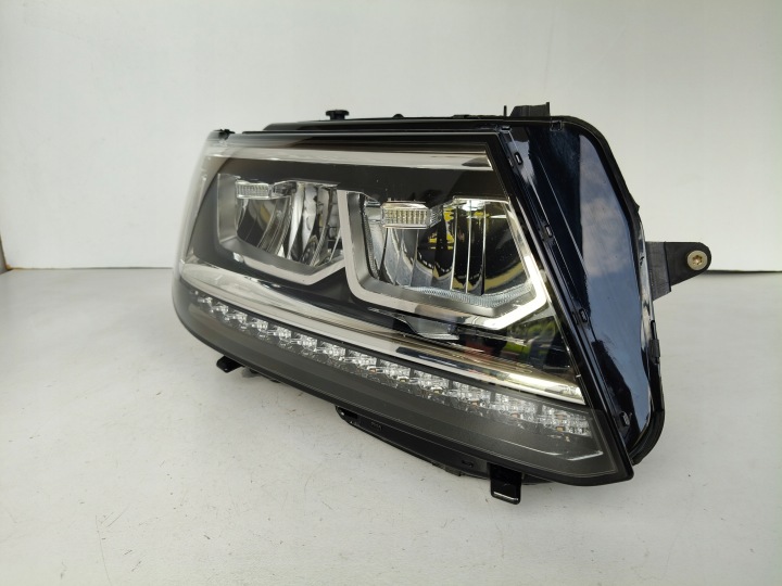 far desna REFLEKTOR VW TIGUAN 5NA II 16- FULL LED