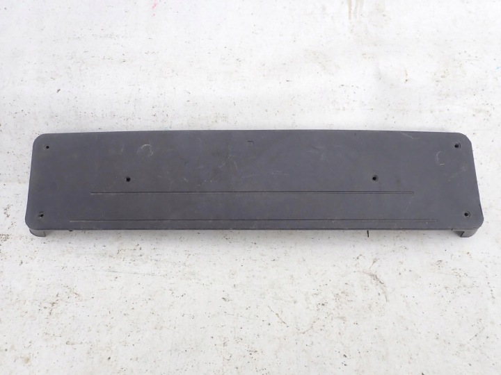 MERCEDES C-KLASA W204 LIFT 11-14 Blende Gehäuse Grundlage Kennzeichen Halter vorne