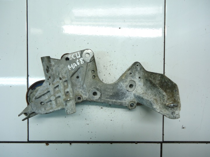 AUDI A4 B8 A5 8T 3.0 TDI 2009 CCW engine mount 059130147P