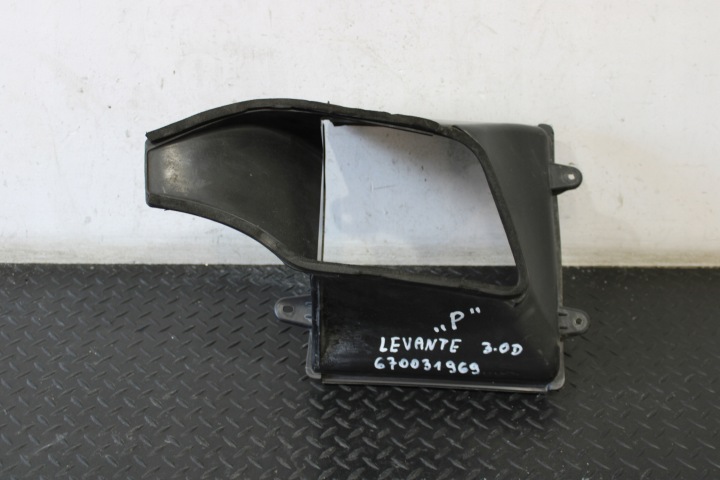 Tubo d’ingresso Dell’aria radiatore intercooler Destra MASERATI LEVANTE M161 670031969