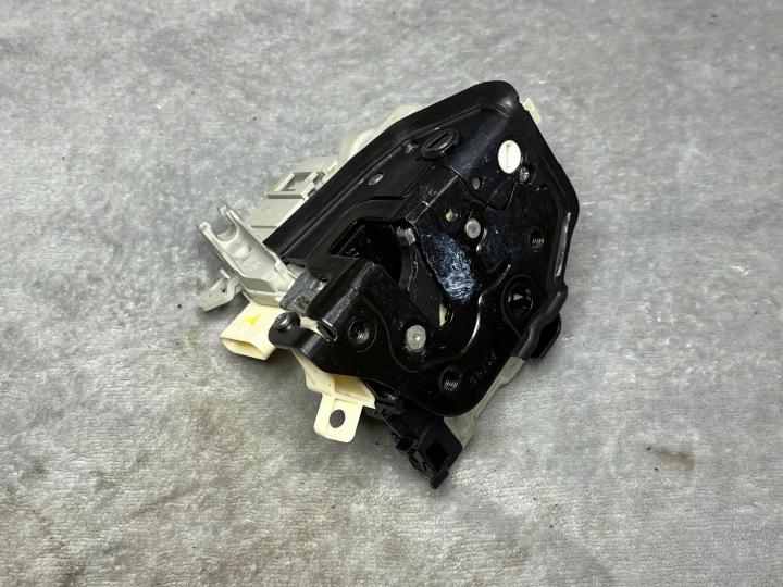 de la Serrure Portière Droite Arrière Arrière AUDI A8 D4 6 PIN 8K0839016C !J