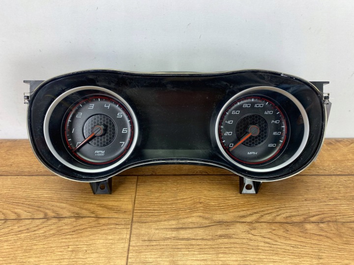 Instruments tachymètre compte tours Dodge Charger 6.4 2015+