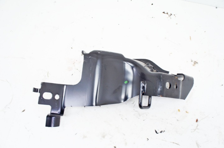 UD257+ Infiniti Q30 Slide gripy Zadný A1760200324 A1769200124 Kpl 8