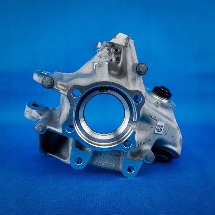 otoč kola zadní záď levá BMW X5 G05 X6 G06 33306876651 6876651 6876653