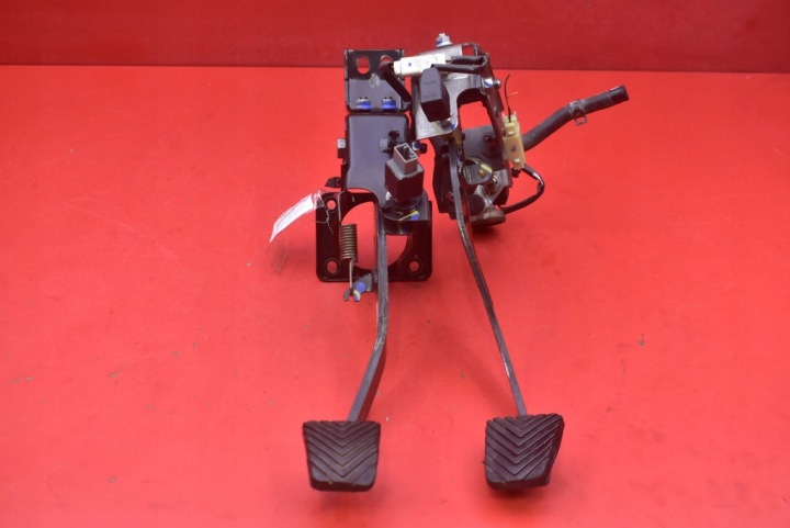 PEDAL pedale spojka brzda 32802-1J500 HYUNDAI I20 1 a 1.1 CRDI 75 KM