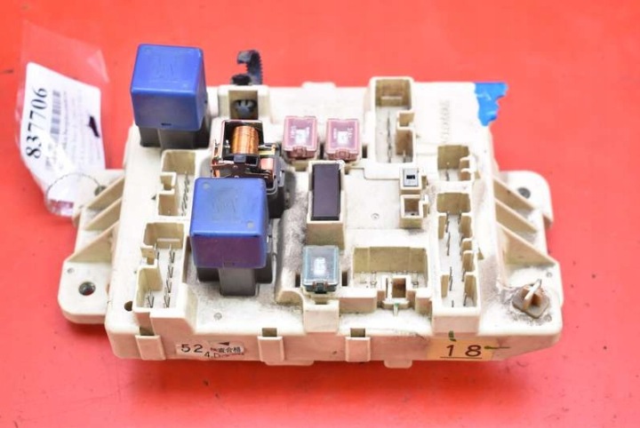 Module fusibles 82641-20190 TOYOTA RAV 4 1 et 2.0 16V 129 KM 94-00