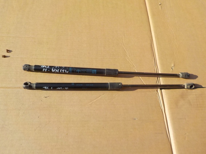Vérins de coffre hayon du capot Arrière komplet opel astra H KOMBI 2006r