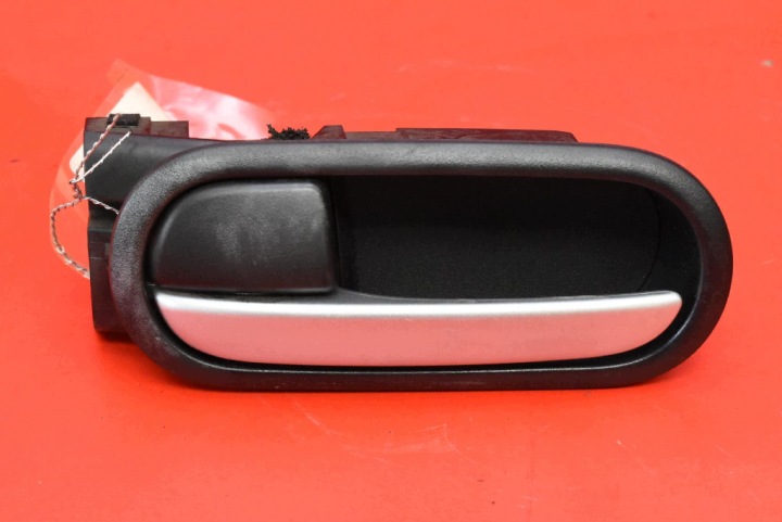 Poignée Interne Gauche Avant SREBRNA MAZDA MX-5 III NC 05-08