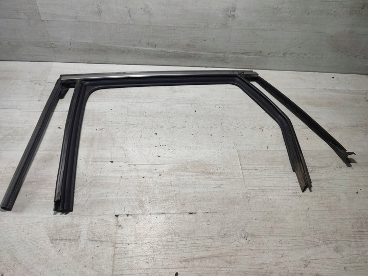 Peugeot 308 2019 heck Seite links Leiste Schutzleiste / Dichtsatz Fenster Tür tylnych