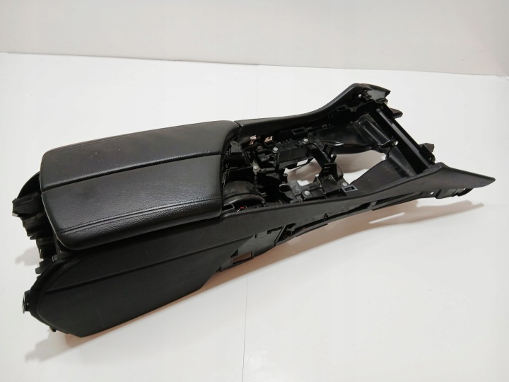 loketní opěrka tunel střední BMW F10 EU 9171570 (0006437)