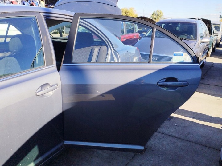 Toyota Avensis T25 II 2 sedan dveře levé záď zadní 1E5